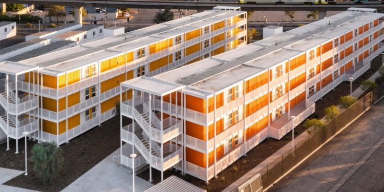 Rumah Kontainer Untuk Tunawisma 7 rumah-kontainer-Los-Angeles-2