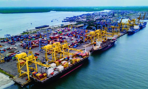 Pelabuhan Belawan, Pangkalan Tersibuk di Sumatera 2 kontainer di Pelabuhan Belawan