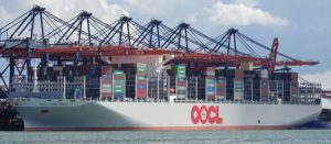 Intip Penampakan 7 Kapal Kontainer Raksasa 6 kapal kontainer OOCL Hong Kong