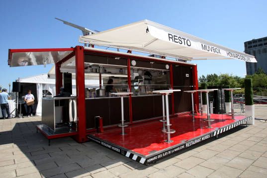 5 Ide Bisnis Container Cafe Minimalis, Jadi Solusi Praktis & Ekonomis 9 5 Ide Bisnis Container Cafe Minimalis Praktis & Ekonomis (desain container cafe dengan kanopi)