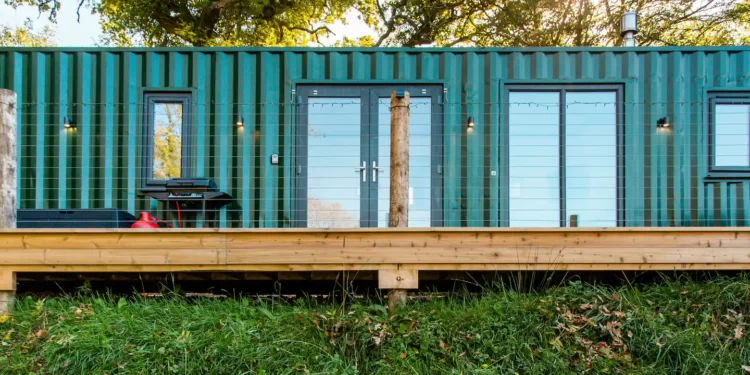 Sulap Shipping Container Bekas Jadi Akomodasi Penghasil Cuan 4 Sulap Shipping Container Bekas Jadi Akomodasi Penghasil Cuan