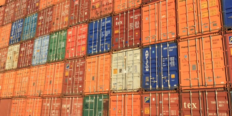 Simak 7 Contoh Kontainer yang Umum Digunakan dalam Logistik 1 7 Contoh Kontainer yang Umum Digunakan dalam Logistik