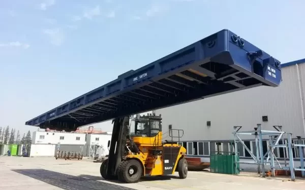 Info 2 Jenis & Fungsi Container Roll Trailer di Pelabuhan