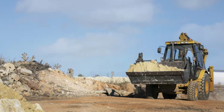 Alat Berat Wheel Loader: Fungsi, Jenis, dan Cara Angkutnya 1 Wheel Loader