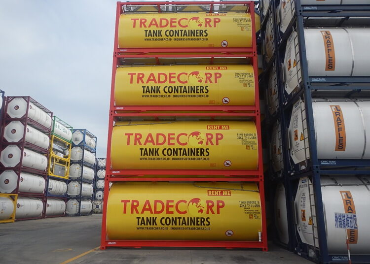 Asam Nitrat: Cek Kegunaannya dan Tangki Penyimpanannya 2 20' ISO Tank Container T11