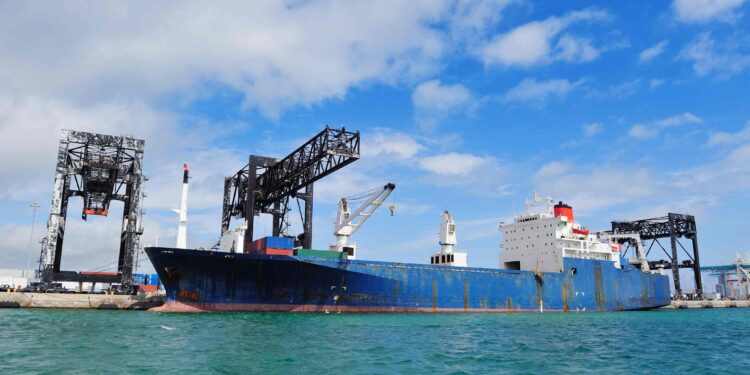 8 Pelabuhan di Makassar Hingga Dermaga Kecil 1 8 Pelabuhan di Makassar Hingga Dermaga Kecil