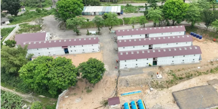 Accommodation Camp Made from Modular & Light Gauge Steel 4 Mess Tempat Kerja dari Modular 2 (Accommodation Camp Built with Modular Construction 2)