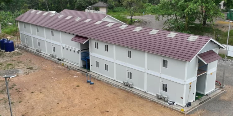 Accommodation Camp Made from Modular & Light Gauge Steel 5 Mess Tempat Kerja dari Modular 3 (Accommodation Camp Built with Modular Construction 3)