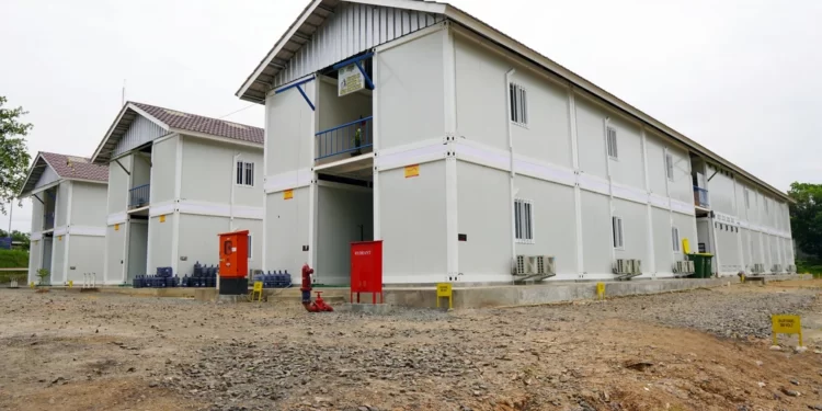 Accommodation Camp Made from Modular & Light Gauge Steel 7 Mess Tempat Kerja dari Modular 5 (Accommodation Camp Built with Modular Construction 5)
