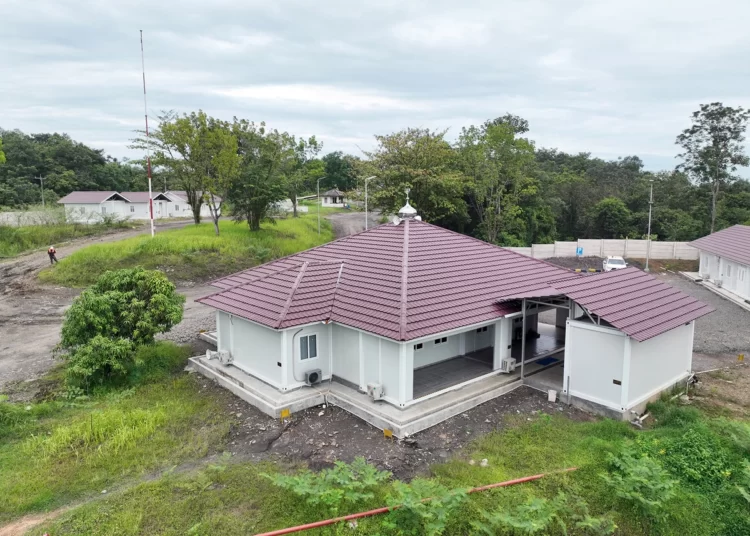 Rumah Peti Kemas dengan Model Minimalis, Cek Desainnya 8 ModBox untuk Musolah