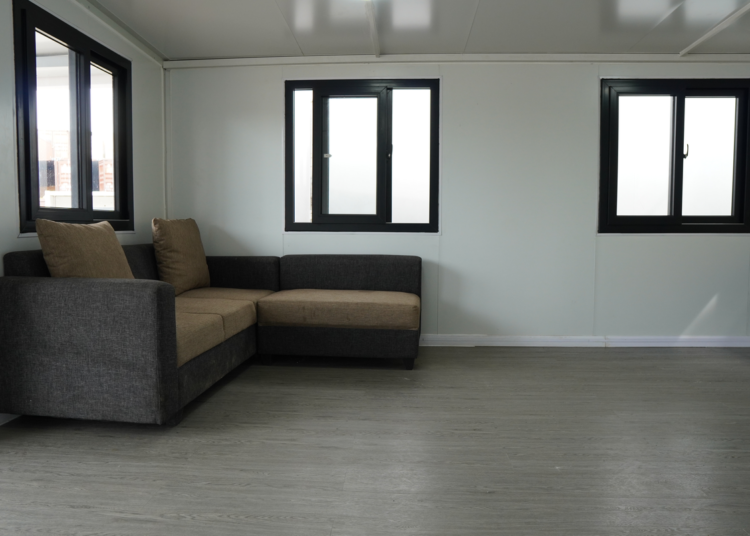 Rumah Peti Kemas dengan Model Minimalis, Cek Desainnya 40 ModHouse Indoor 2