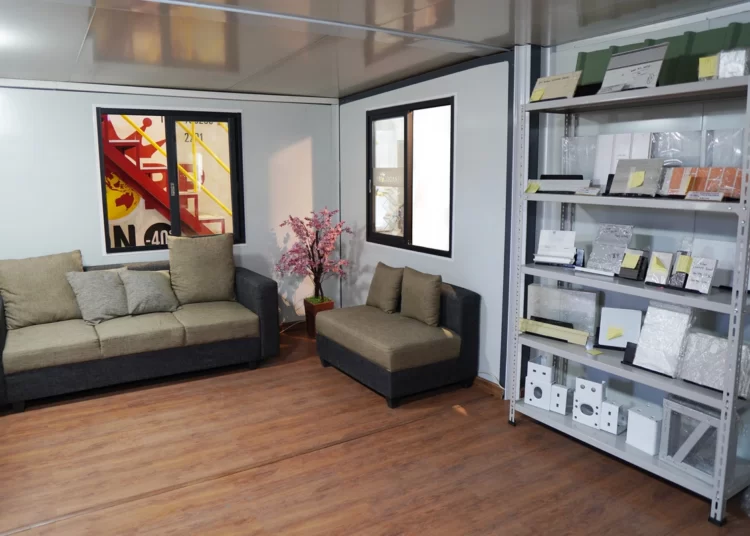 Rumah Peti Kemas dengan Model Minimalis, Cek Desainnya 36 ModHouse Indoor 6