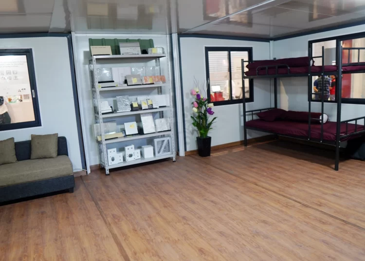 Rumah Peti Kemas dengan Model Minimalis, Cek Desainnya 35 ModHouse Indoor 7