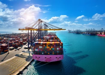 Transhipment adalah kegiatan permindahan kargo