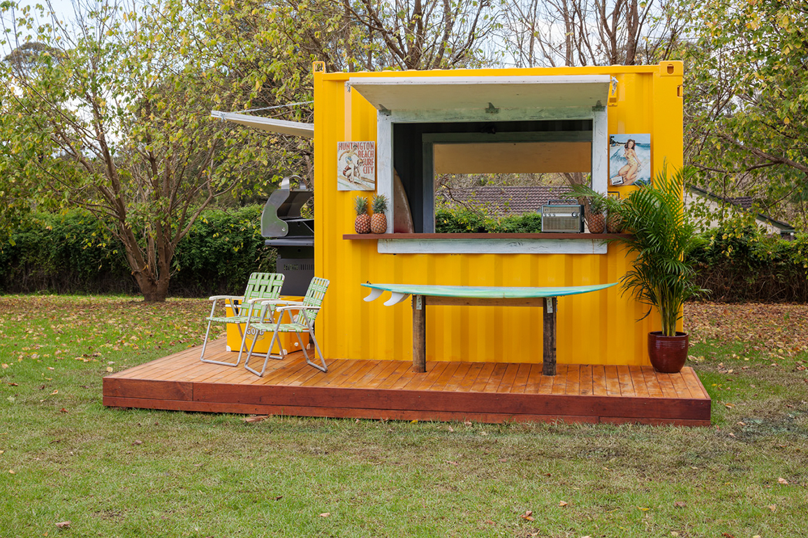 Desain Cafe Pinggir Pantai Sederhana dari Kontainer 2 Desain Cafe Pinggir Pantai Sederhana dari Kontainer 1