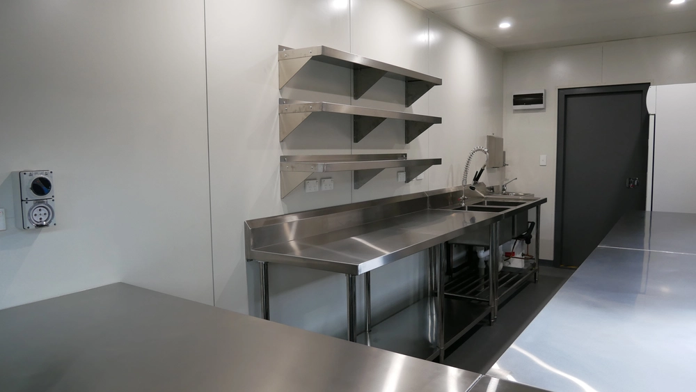 Desain Toko Roti dan Cafe Minimalis dari Kontainer Modifikasi 6 Desain Toko Roti dan Cafe Minimalis 5
