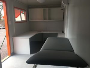 Fasilitas P3k di Tempat Kerja, Prosedur dan Solusi Bangunan! 7 Fasilitas P3k di Tempat Kerja, first aid room container, first aid rooms, first aid container, klinik container, klinik kontainer, ugd container, igd container