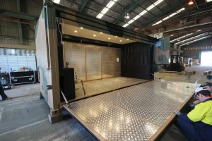 Ruang Pusat Media Dari Kontainer, Solusi Portable! 13 media center container, data center container, media container