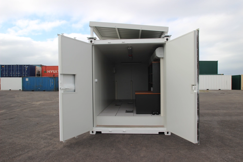 Office Server Room: Features and Container-Based Models 3 Ruang Server Kantor 2 (Office Server Room 2)