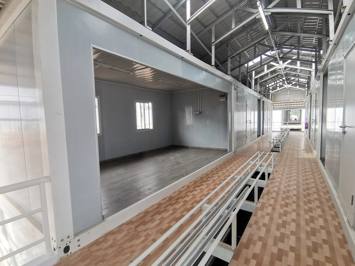 Solusi Tempat Tinggal Darurat dari Bangunan Prefab Modular 5 Solusi Tempat Tinggal Darurat dari ModBox 4