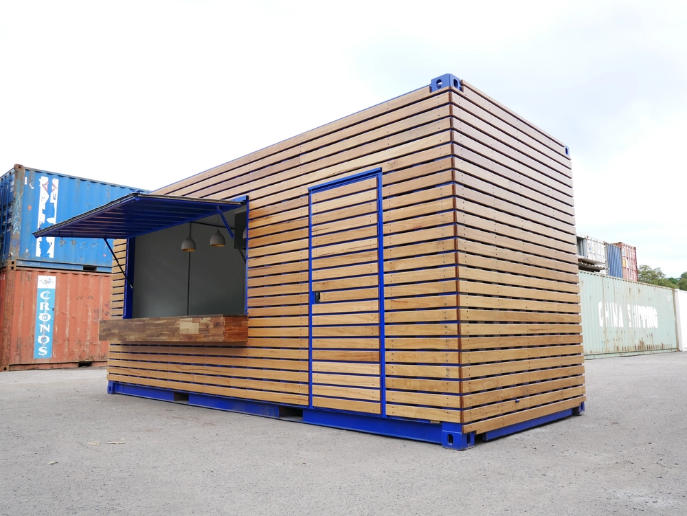 Kontainer Jualan Keren dalam Beragam Desain dan Ukuran 36 Kontainer Jualan Keren Container Cafe with Timber Facade 1