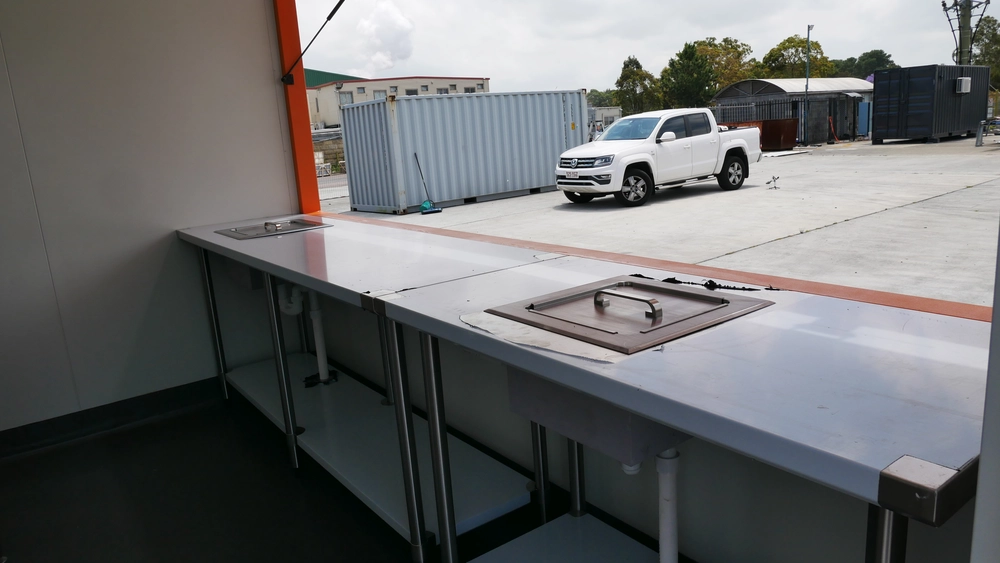 Kontainer Jualan Keren dalam Beragam Desain dan Ukuran 16 Kontainer Jualan Keren Orange Bar 3
