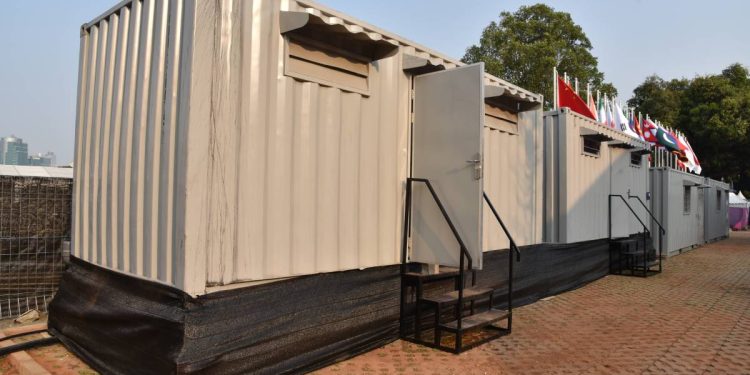 Modern Minimalist Sanitation Facilities: Container & Modular 9 toilet container, kontainer toilet, toilet dan kamar mandi dari kontainer