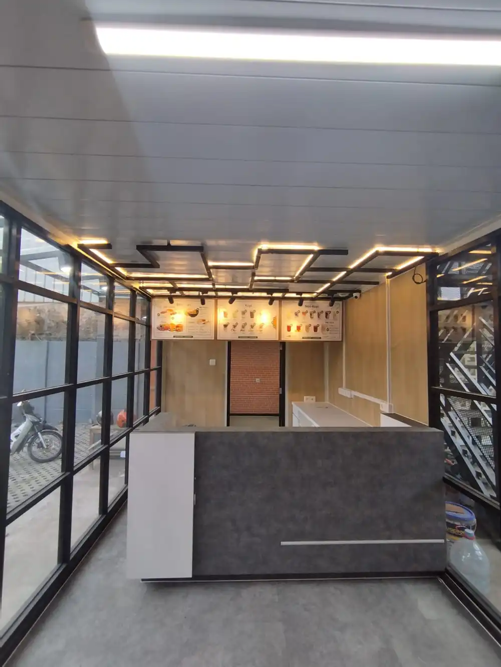 Desain Cafe Rangka Baja dengan Konsep Prefabrikasi Modular 3 Desain Cafe Rangka Baja dengan Konsep Prefabrikasi Modular 1