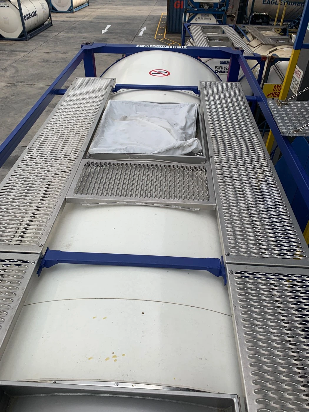 Jenis Tangki Natrium Hidroksida dari ISO Tank, Cek Harganya 3 Tangki Natrium Hidroksida dari ISO Tank T14 2
