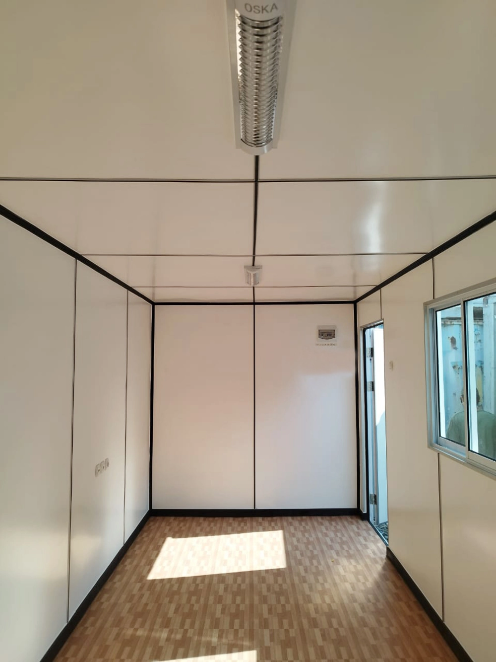 Container Office Bekas 20 Feet dan 40 Feet, Berapa Harganya? 5 Office Container Ukuran 20 Feet 5
