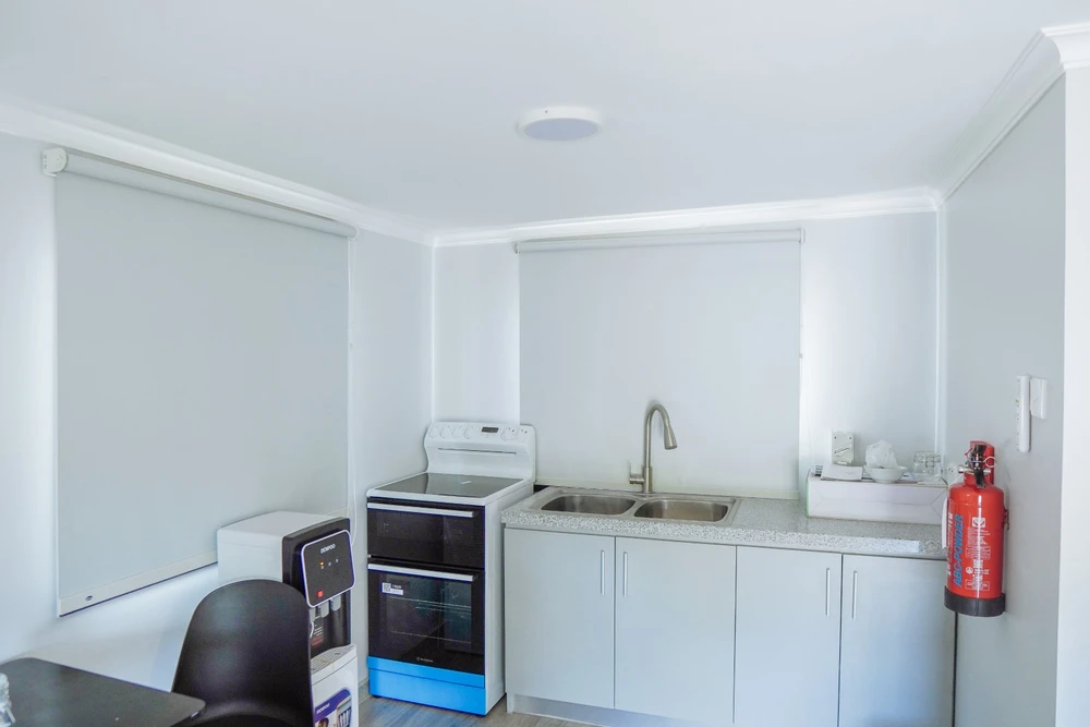 Modular Homes 2 Kamar: Model Simpel & Pembangunan Cepat 8 Rumah Modular ModHouse Tradecorp Sisi Kitchen 2