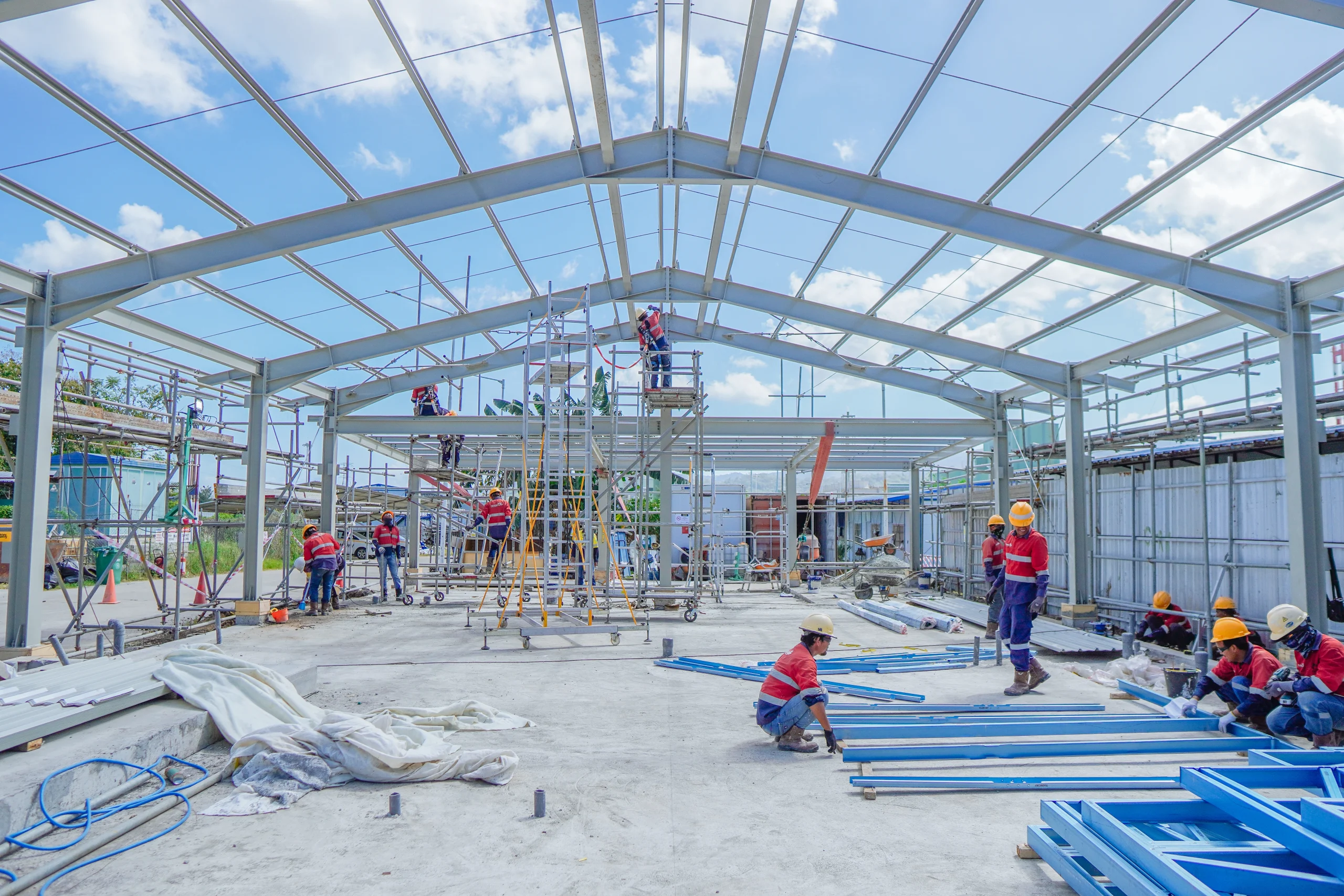 Prefabricated Warehouse Made from Steel Frame: Designs & Benefits 4 Konstruksi Gudang Baja WF Bentang 1