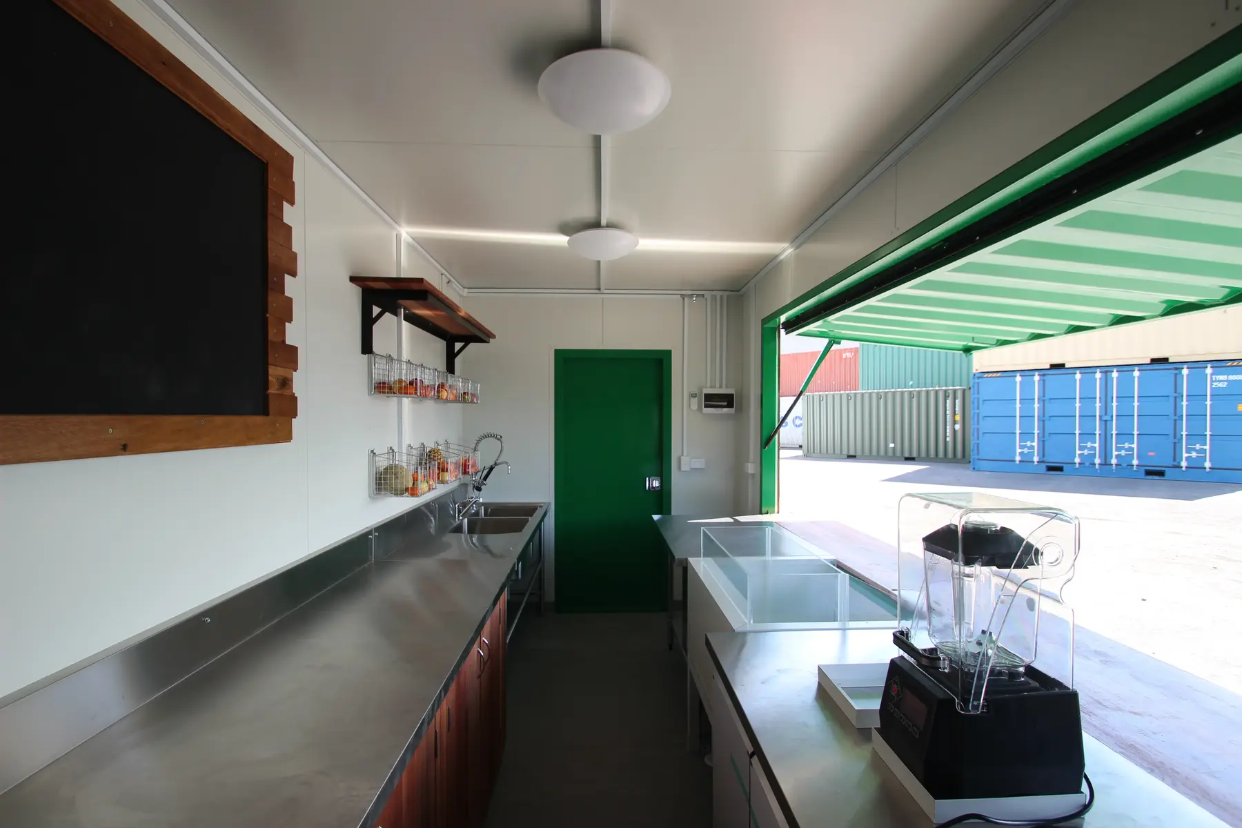 Instagrammable Outdoor Cafe Design Using Modified Containers 25 Juice Bar Container 2